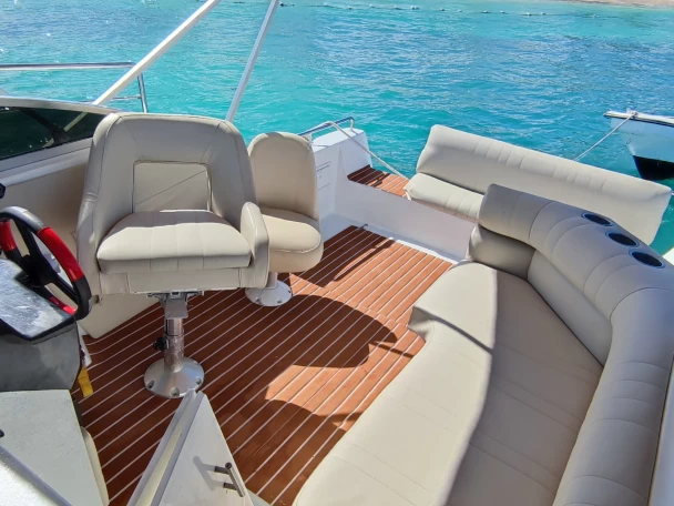 Uthyrning Motorbåt  Rinker med en båtlicens 