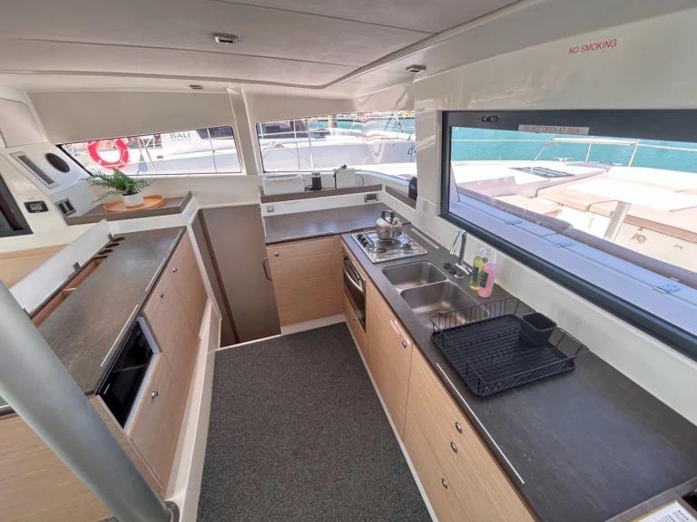 Yacht charter Airlie Beach billig Bali 4.3