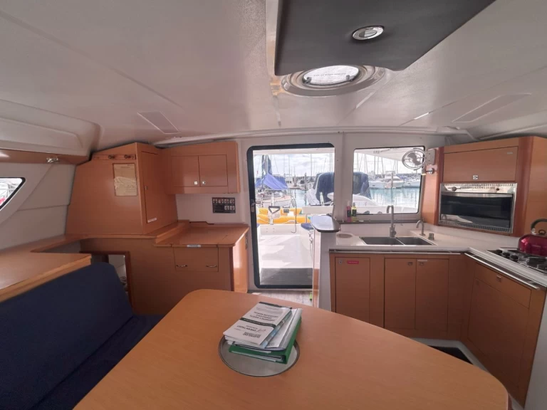 Hyra Katamaran  med eller utan skeppare Fountaine Pajot Airlie Beach 
