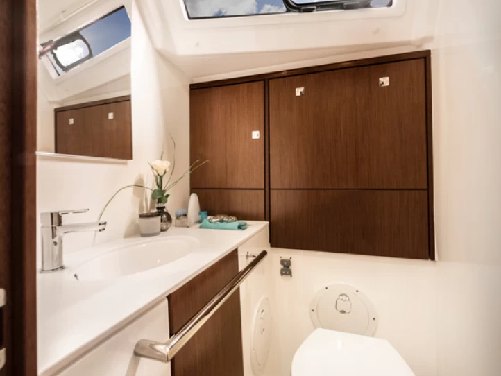 Hyra Segelbåt  med eller utan skeppare Bavaria Trogir  