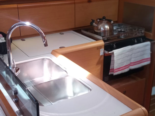 Hyra Segelbåt  med eller utan skeppare Jeanneau Skradin 