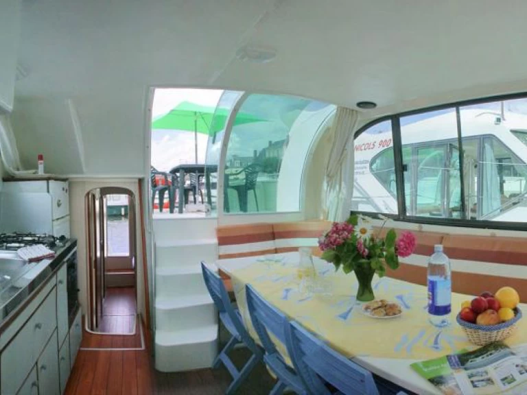 Uthyrning Kanalbåt Confort med en båtlicens 