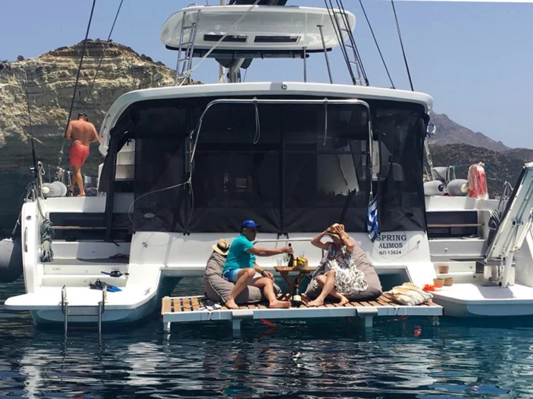 Lagoon Lagoon 51 charter bareboat eller skeppad i Alimos