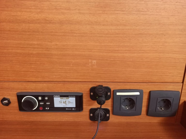 Båtuthyrning Elan Impression 45.1 i Punat på Samboat 