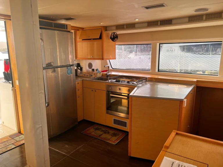 Uthyrning Katamaran  Lagoon med en båtlicens 