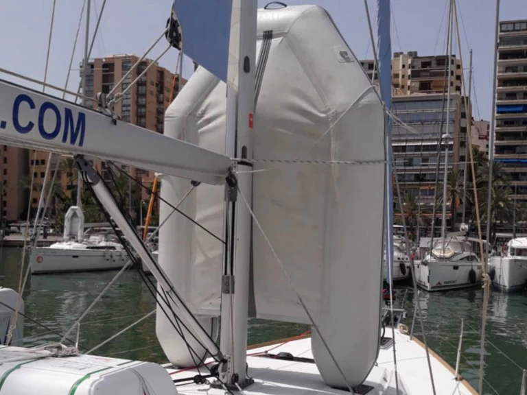 Jeanneau Sun Odyssey 479 charter bareboat eller skeppad i Komolac