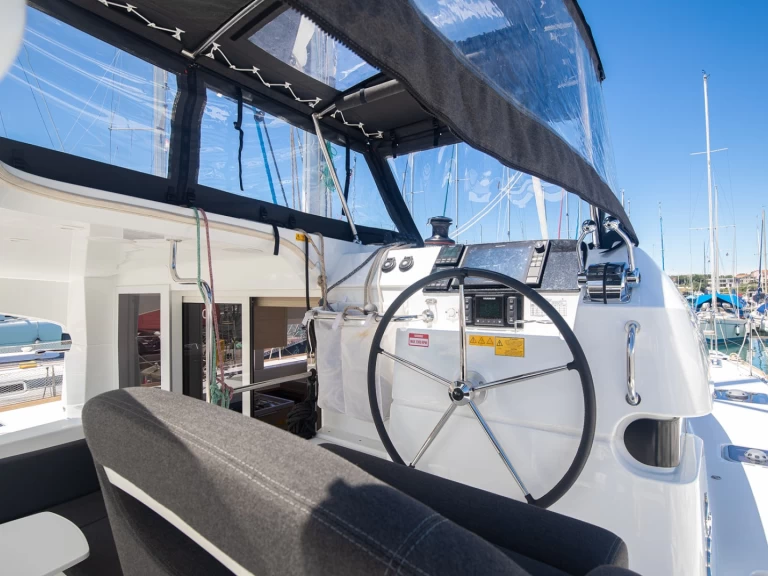 Katamaran  för uthyrning Pomer till det bästa priset 