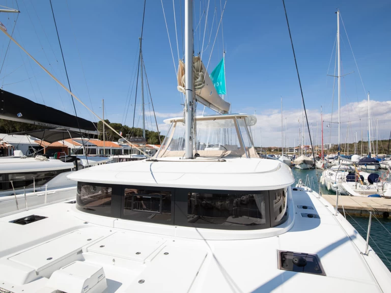 Hyr en Lagoon Lagoon 46 Pomer 