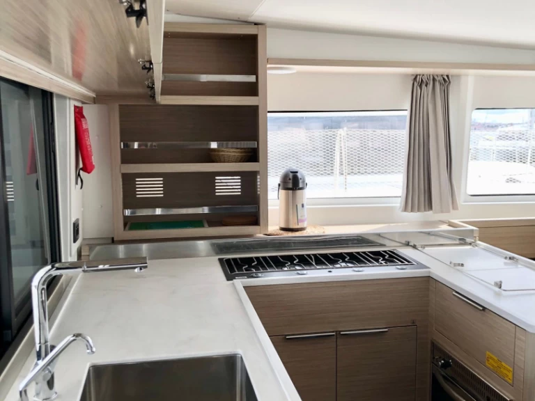 Uthyrning Pomer - Lagoon Lagoon 46 av Samboat 