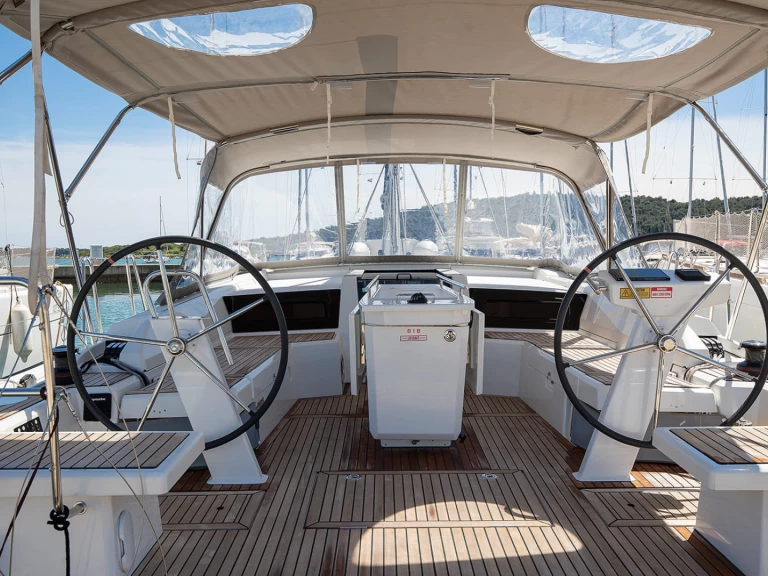 Uthyrning Segelbåt  Bénéteau med en båtlicens 