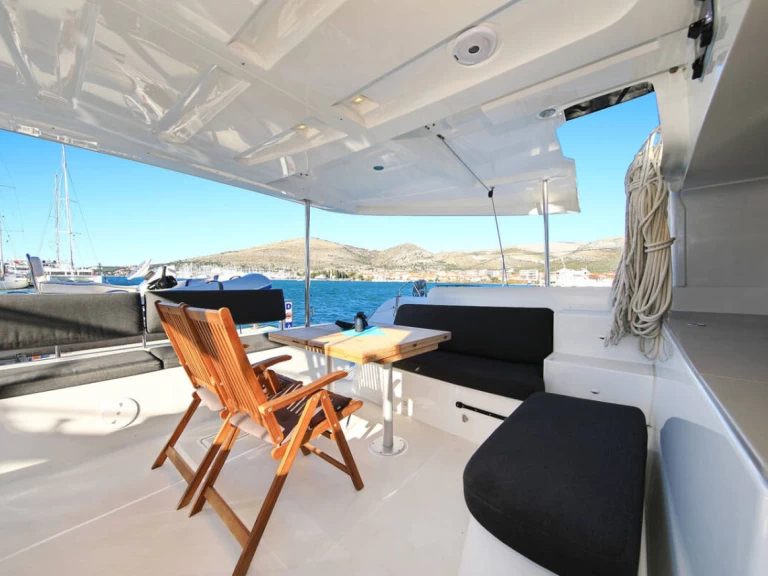 Yacht charter Kaštela billig Lagoon 46