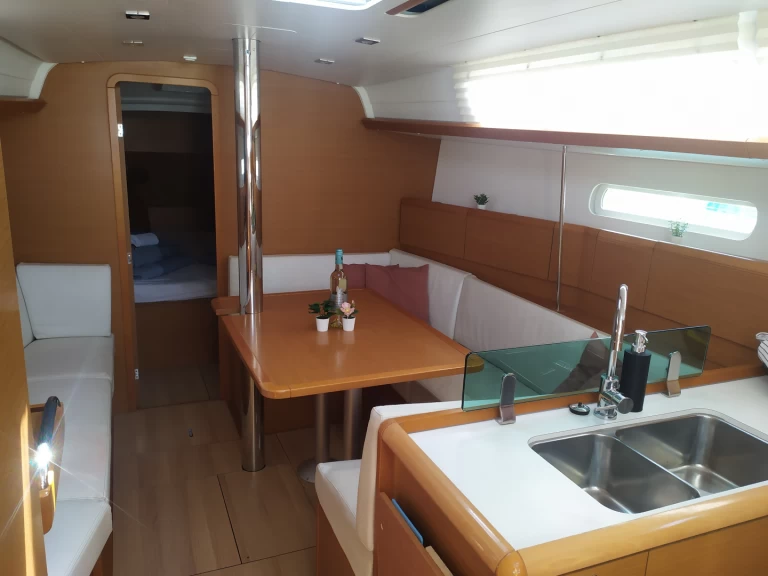 Hyr en Jeanneau Sun Odyssey 389 Skradin 