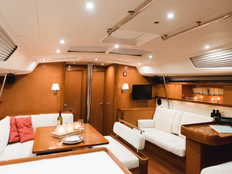 Hyra Segelbåt  med eller utan skeppare Bénéteau Lefkáda 