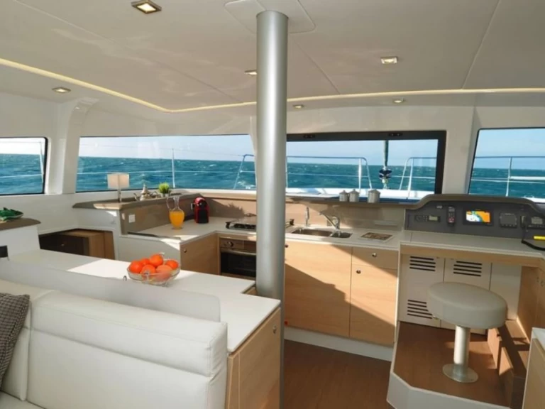 Hyra Katamaran  med eller utan skeppare Bali Praslin Island 