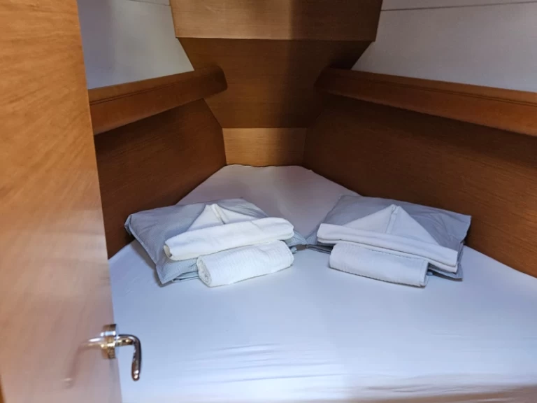 Hyr en Jeanneau Sun Odyssey 389 Skradin 