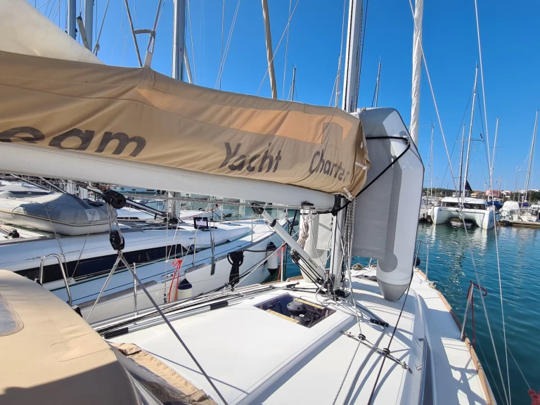 Hyr en Jeanneau Sun Odyssey 349 Zaton 