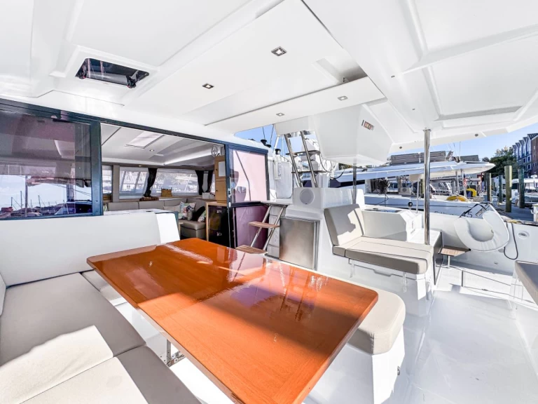 Hyr en Fountaine Pajot Astrea 42 Annapolis 