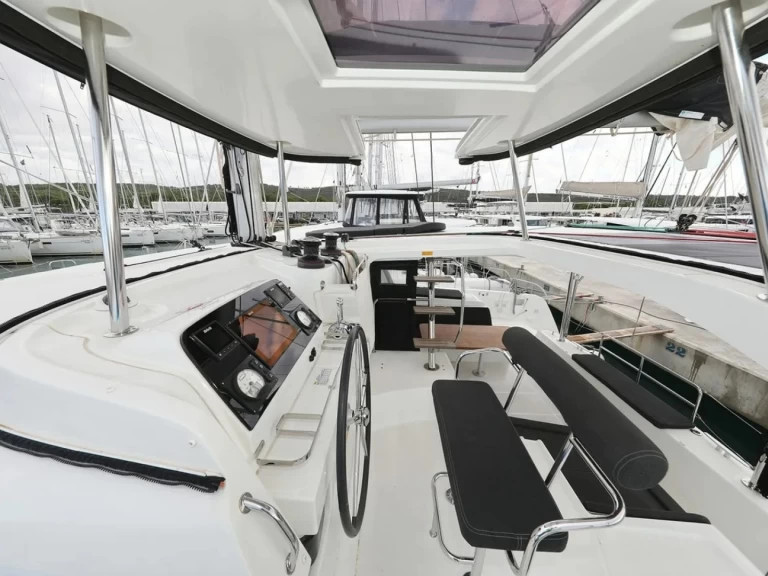 Båtuthyrning Lagoon Lagoon 42 i Kaštela på Samboat 