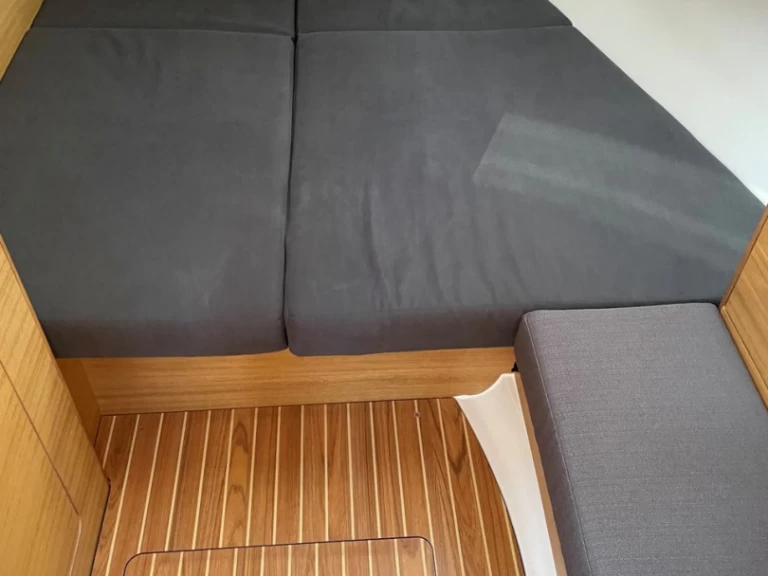 Elan Impression 45.1 charter bareboat eller skeppad i Pula 