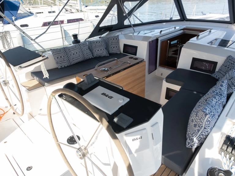 Uthyrning Segelbåt  Bavaria med en båtlicens 