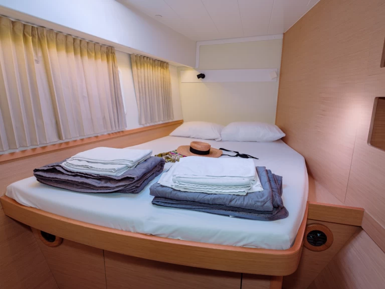 Lagoon Lagoon 42 charter bareboat eller skeppad i Kos 