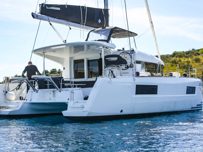 Hyra Katamaran  med eller utan skeppare Lagoon Primošten  