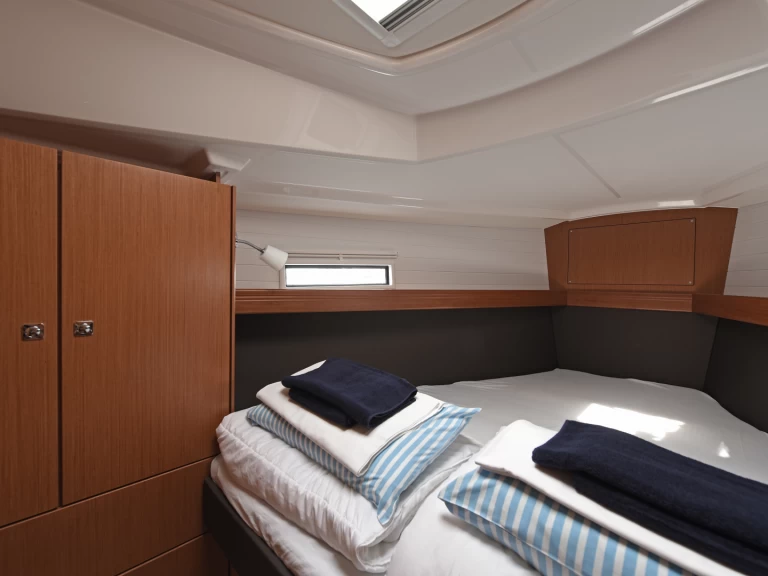 Yacht charter Dubrovnik billig Cruiser 37