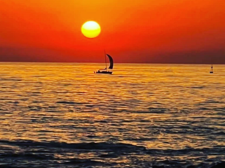 Uthyrning Segelbåt  Ezcurra med en båtlicens 