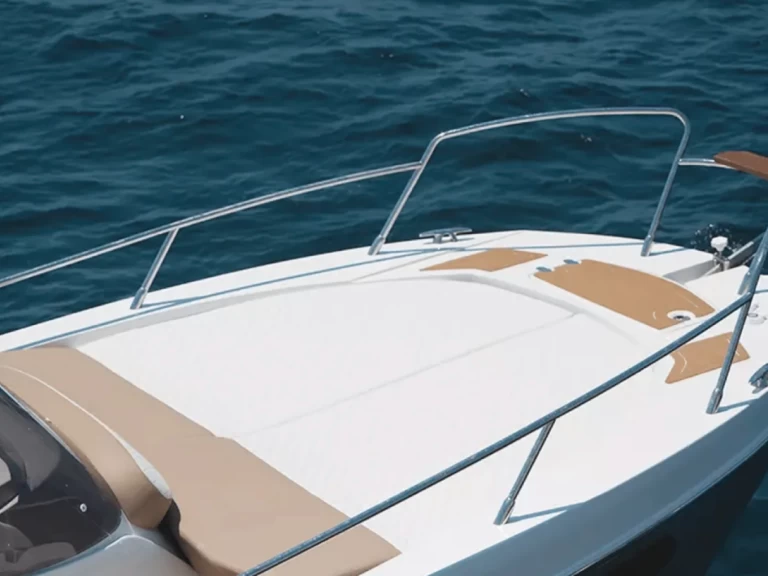 Uthyrning Motorbåt  Idea Marine med en båtlicens 