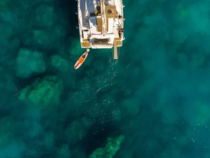 Uthyrning Katamaran  Bali med en båtlicens 