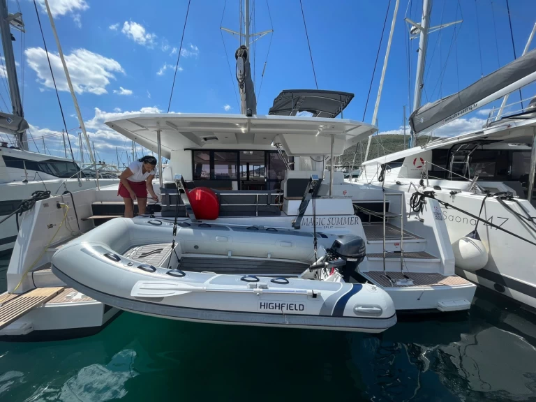 Hyr en Fountaine Pajot Astrea 42 Donji Seget 