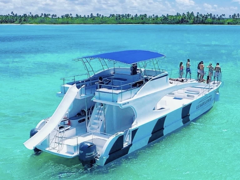 Hyra Lyx yacht med eller utan skeppare Azimut Punta Cana 