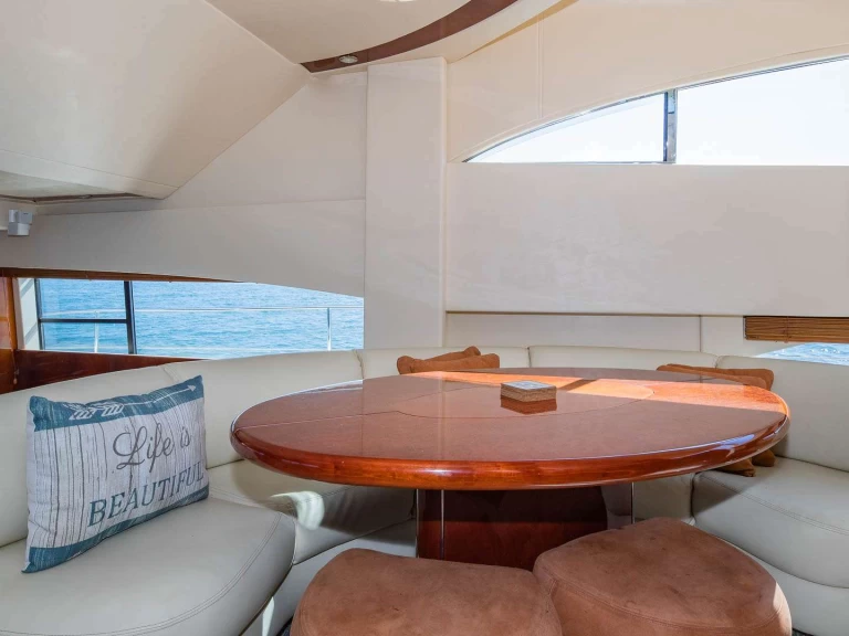 Hyr en Fairline-Squadron MAXIMUS City of Hollywood 