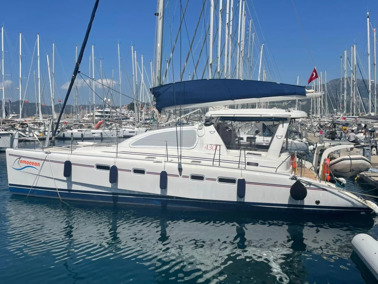 Hyr en Leopard Catamarans / Robertson & Caine Leopard 4300 Fethiye 