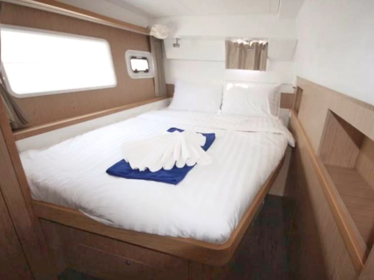 Yacht charter Marina Formentera billig Lagoon 400 S2