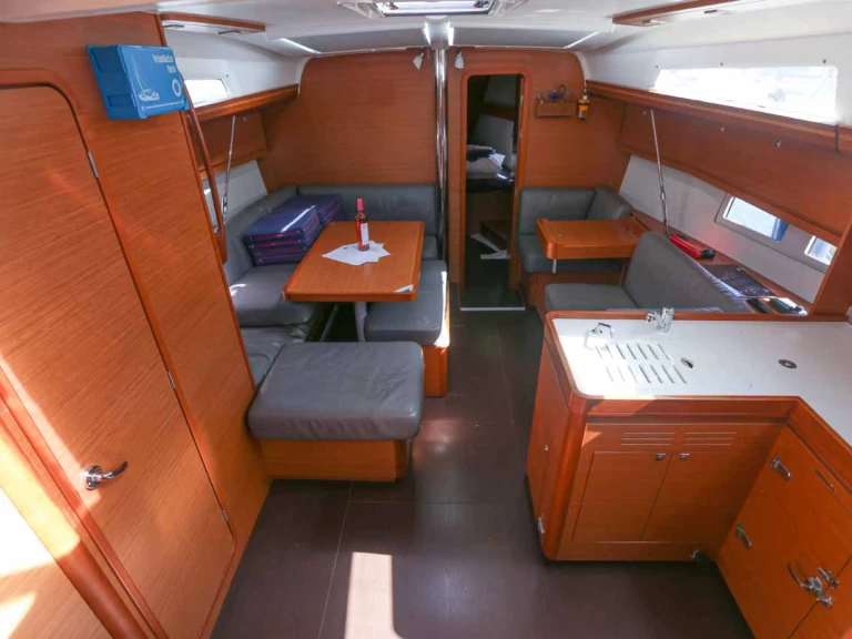 Yacht charter Golfo Aranci billig Dufour 412