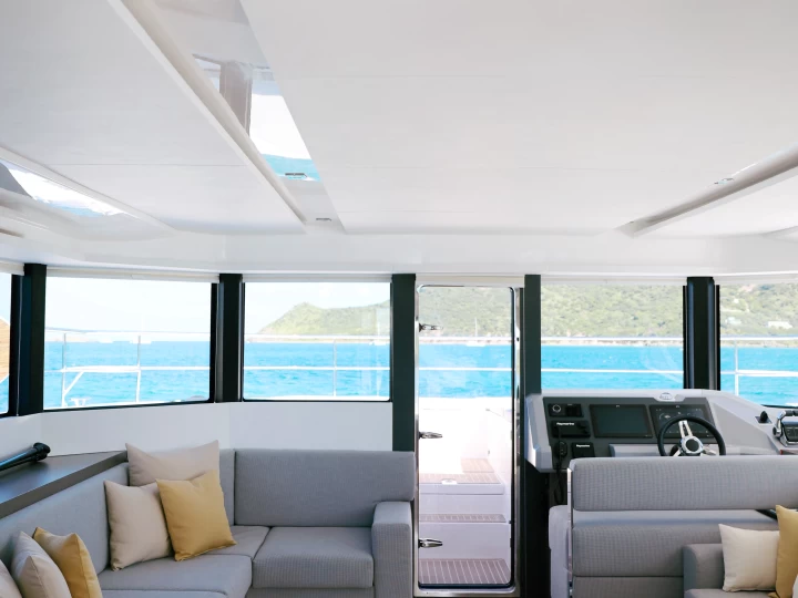 Robertson and Caine Leopard 53 PC charter bareboat eller skeppad i Marigot