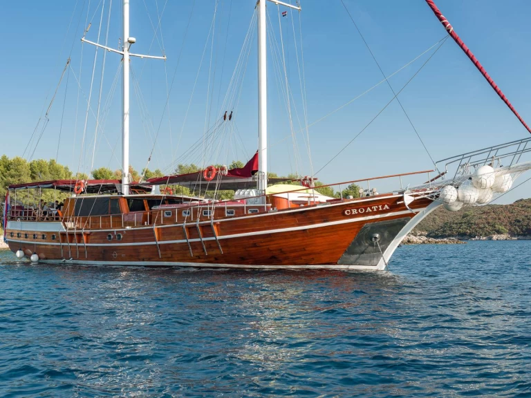 Uthyrning Lyx yacht i Kroatien  - Custom Croatia