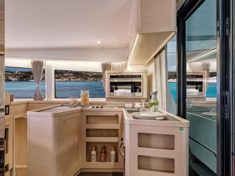 Hyra Katamaran  med eller utan skeppare Lagoon Mahé 