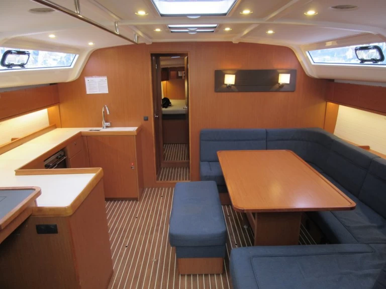 Bavaria Bavaria 51 charter bareboat eller skeppad i Gdańsk