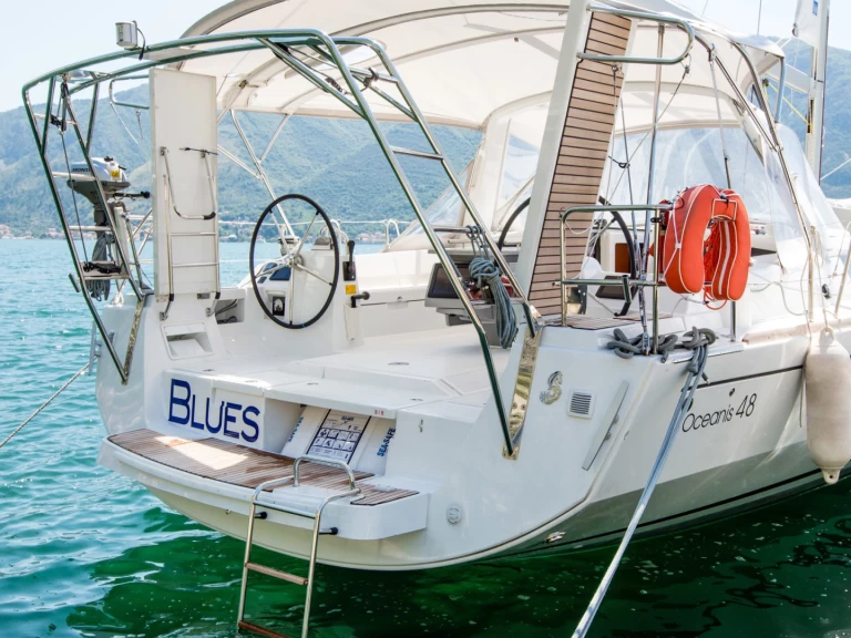 Hyr en Bénéteau Oceanis 48 Tivat 