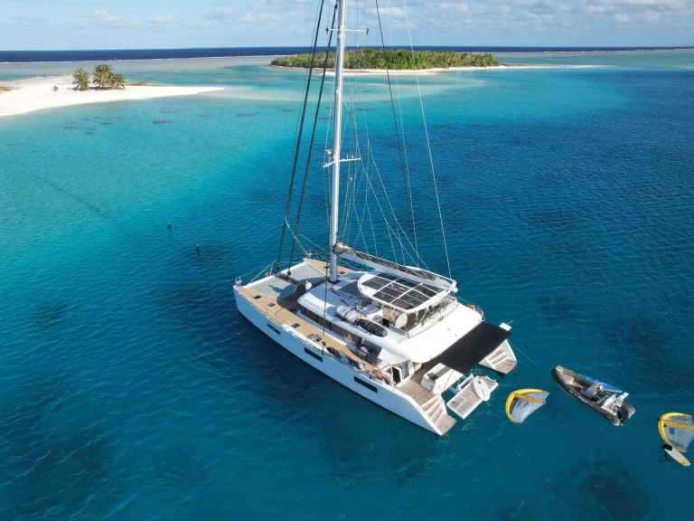 Lagoon ZEN QUEST charter bareboat eller skeppad i Rangiroa