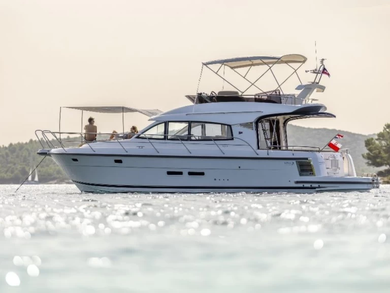 Nimbus Nimbus 405 Flybridge charter bareboat eller skeppad i Pirovac