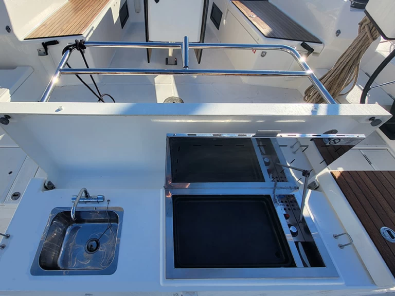 Segelbåt  för uthyrning Šibenik  till det bästa priset 