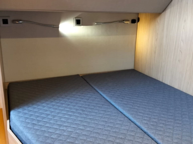 Yacht charter Salerno billig Bali 5.4