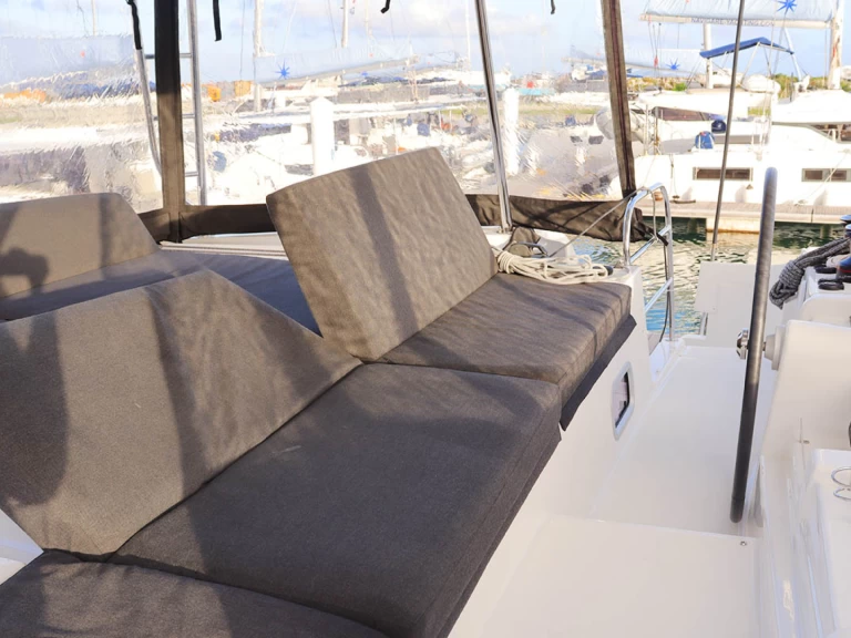 Båtuthyrning Lagoon Lagoon 46 i Marsh Harbour på Samboat 