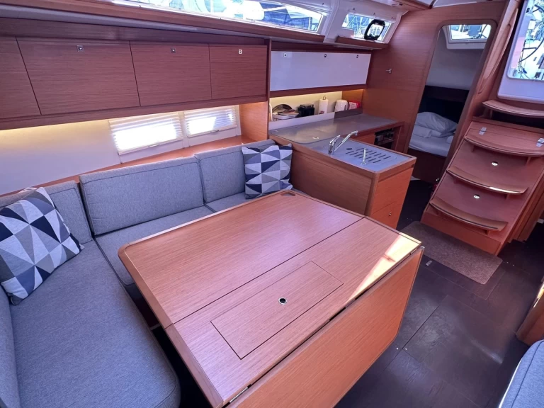 Uthyrning Segelbåt  i Primošten  - Dufour Dufour 390 GL