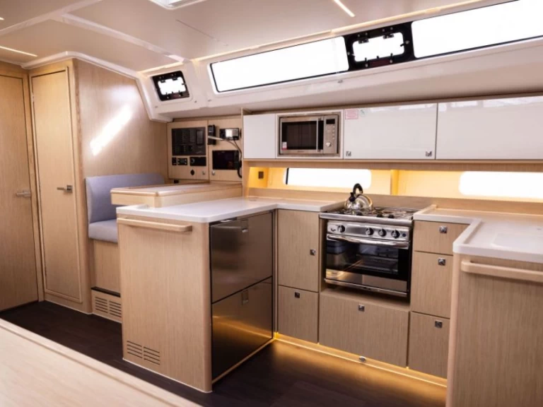 Hyra Segelbåt  med eller utan skeppare Bavaria Murter-Kornati 