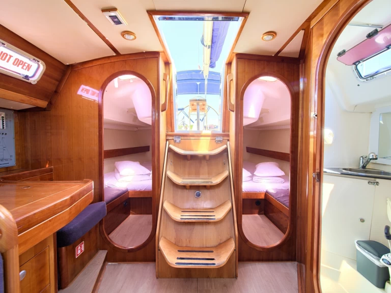 Uthyrning Segelbåt  Salona med en båtlicens 