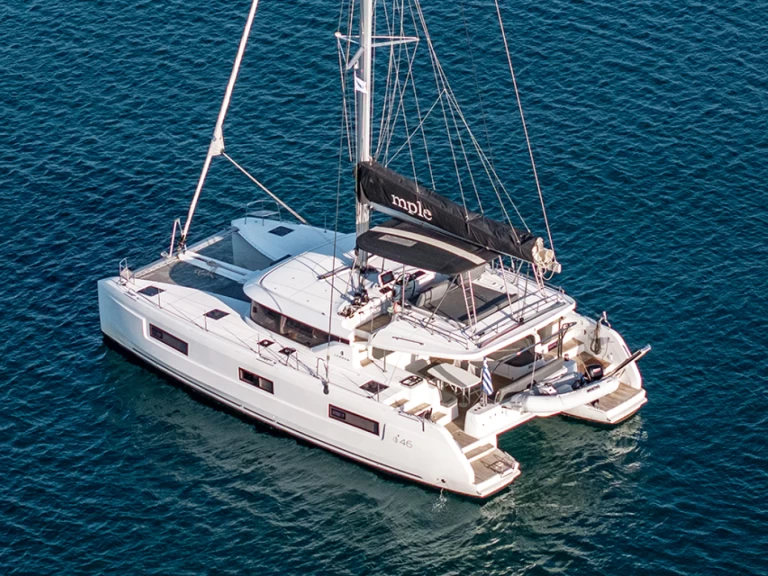 Lagoon Lagoon 46 charter bareboat eller skeppad i Alimos